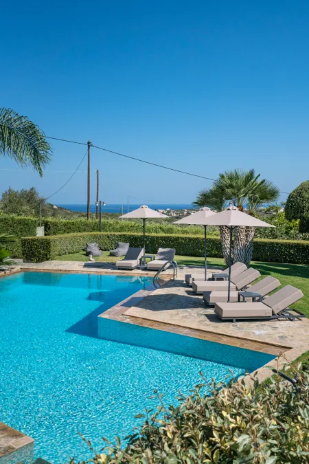  pool and sunbeds
