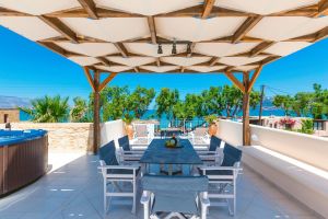 Beachfront cozy summer villa Estia at Kissamos 