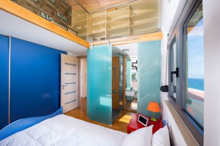   bedroom 