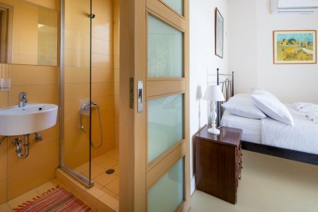  ensuite bathroom 
