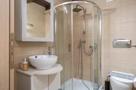  bathroom 