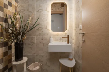  wc bathroom 