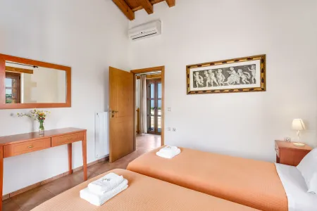  twin bedroom'