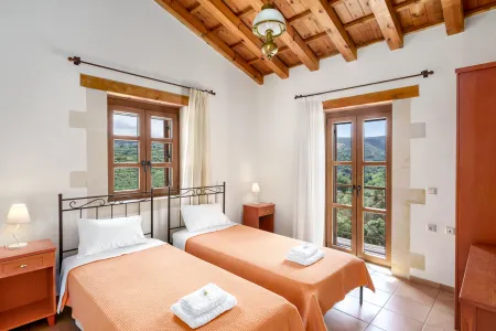  twin bedroom