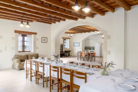  dining area