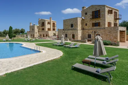  villas and pool