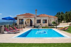 Immaculate 2-level Cretan Villa Iris, 30km west of Chania 