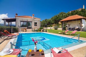 Harmony Family Villa avec piscine privée, près de Maleme