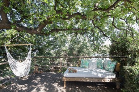  outdoor sitting area