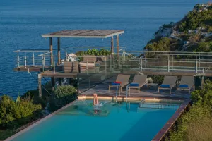 Villa de luxe Olea Prime à 170 m de la plage et de superbes vues sur la mer