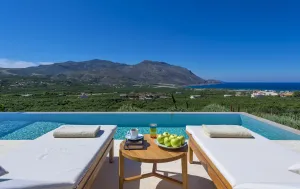 Holiday villa Charisma, Terrace & Infinity Pool and Uninterrupted Gaze over Kissamos  Bay 