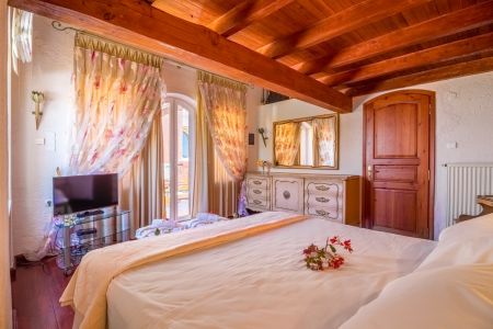  bedroom