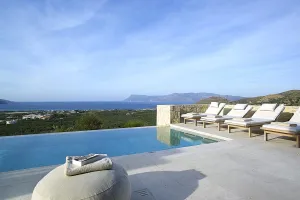 Cretan Private Luxury Retreat Harmonie Youphoria, piscine à débordement et panorama sur la mer