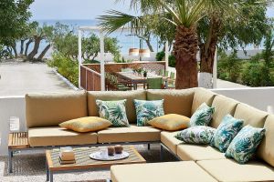 Villa de vacances en bord de mer Kirvas, piscine et jardin dans un emplacement fabuleux sur la plage de Ferma, au sud-est de la Crète