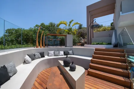  outdoor sitting area