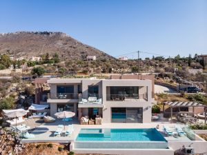 Positive Energy Vacation Home Kaylu, Open Air Lounge, Pool & Pebble Terrace, Mediterranean Vistas