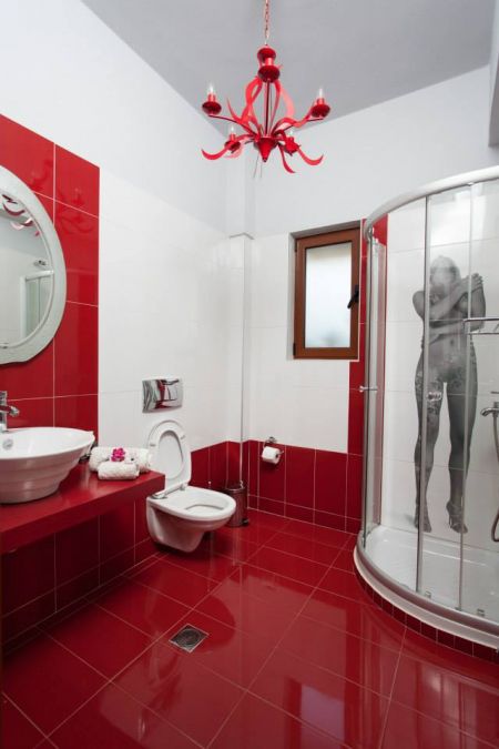 red wc