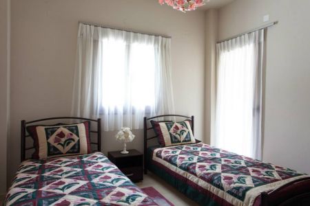 twin bedroom
