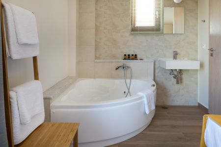 ensuite bathroom 