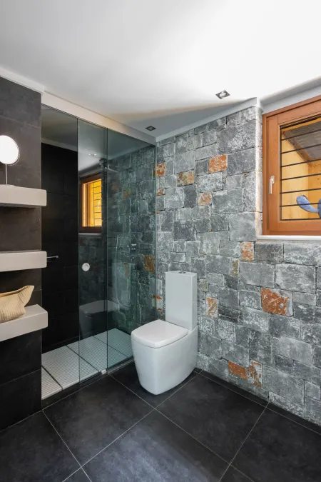  ensuite bathroom