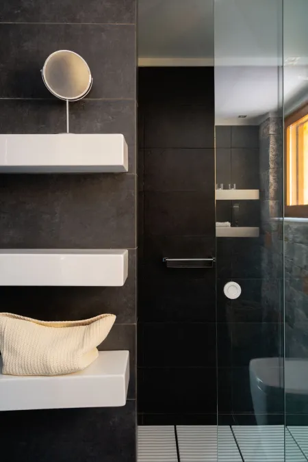  ensuite bathroom