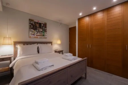  bedroom