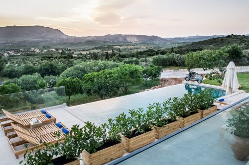  pool with views