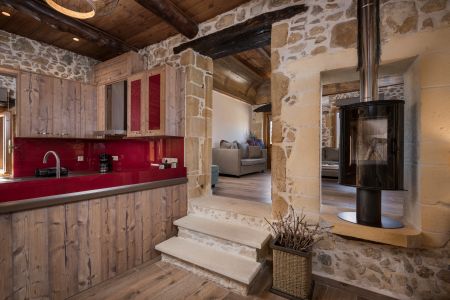  kitchen & fireplace