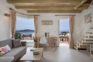 Cosmo Efterpe Villa Seaviews, près de Chania, piscine et panorama unique, loin des foules