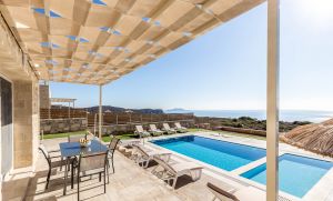 Gemütliche und elegante Villa, Südkreta, 8 Schlafplätze, privater Pool, maßgeschneiderte Aussicht, atemberaubender Rocks Beach