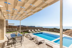Gemütliche und elegante Villa, Südkreta, 8 Schlafplätze, privater Pool, maßgeschneiderte Aussicht, atemberaubender Rocks Beach