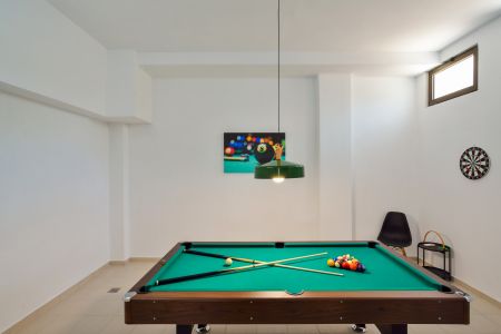  pool table