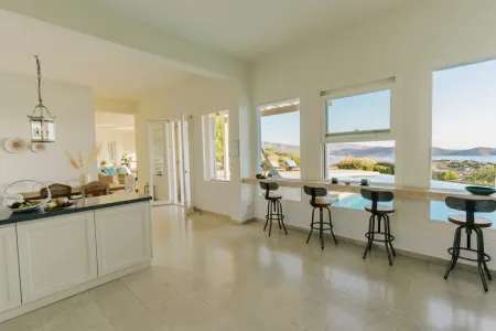  kitchen and bar