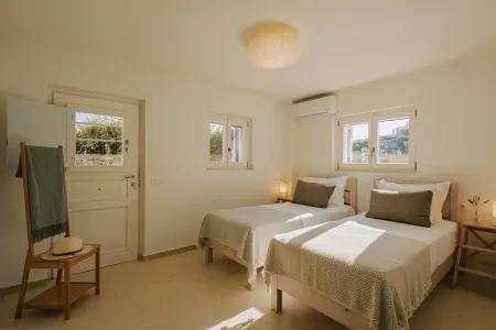  twin bedroom
