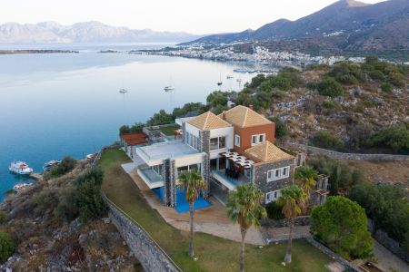  villa exterior
