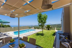 Lebendige Sunrise Villa Morfeas mit privatem Pool, atemberaubender Aussicht und Nähe zur Schlucht und zum Sandstrand