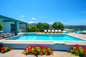Rundum-Ansicht Mythic Olive Villa, Luxus, Privatsphäre und Abgeschiedenheit, nur 5 Zoll vom Chania Center und Strand entfernt