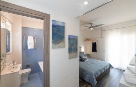  en suite bathroom
