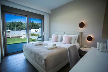  Double Bed