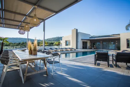  Outdoor Dining