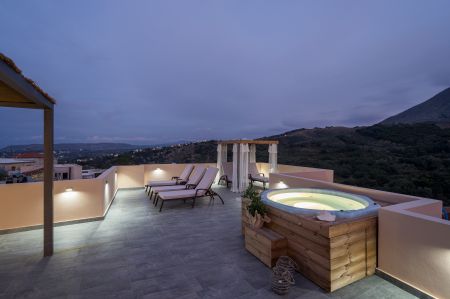  outdoor hot tub