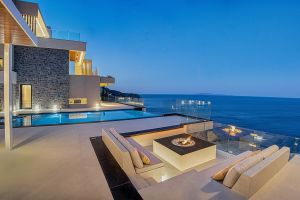 An exclusive luxury villa Hyperion on the coast of Crete, fully equipped with all the mod cons.