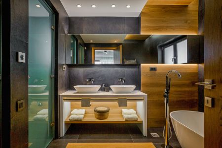  en suite bathroom