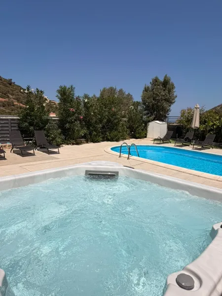 jacuzzi