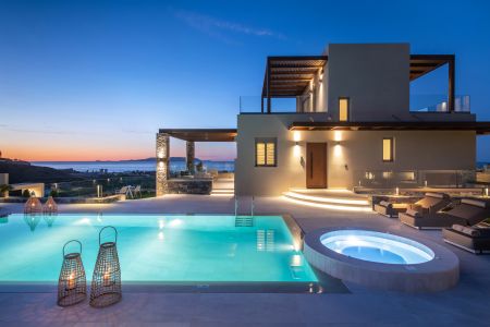  swimming pool and jacuzzi