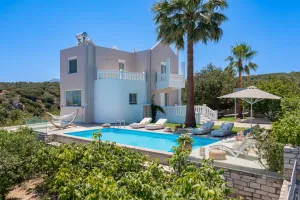 Moderne Villa Infinity mit erstaunlichen Aussichten aufs Meer, 2km von Rethymno