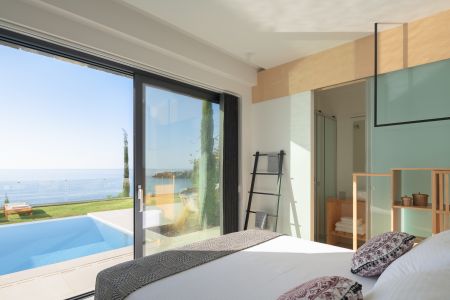  bedroom with pool view