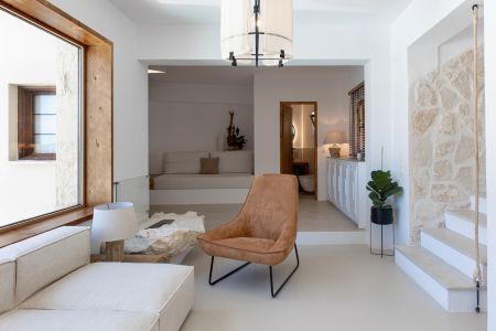  sitting area