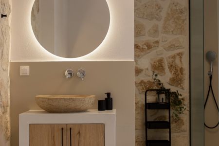   bathroom 