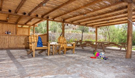  beachfront sitting area